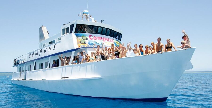 great barrier reef tour boat